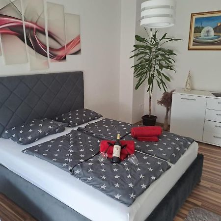 Studio Apartman Bf スラヴォンスキ・ブロド エクステリア 写真