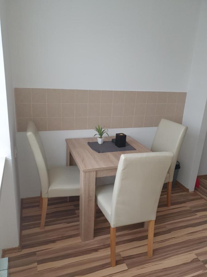 Studio Apartman Bf スラヴォンスキ・ブロド エクステリア 写真