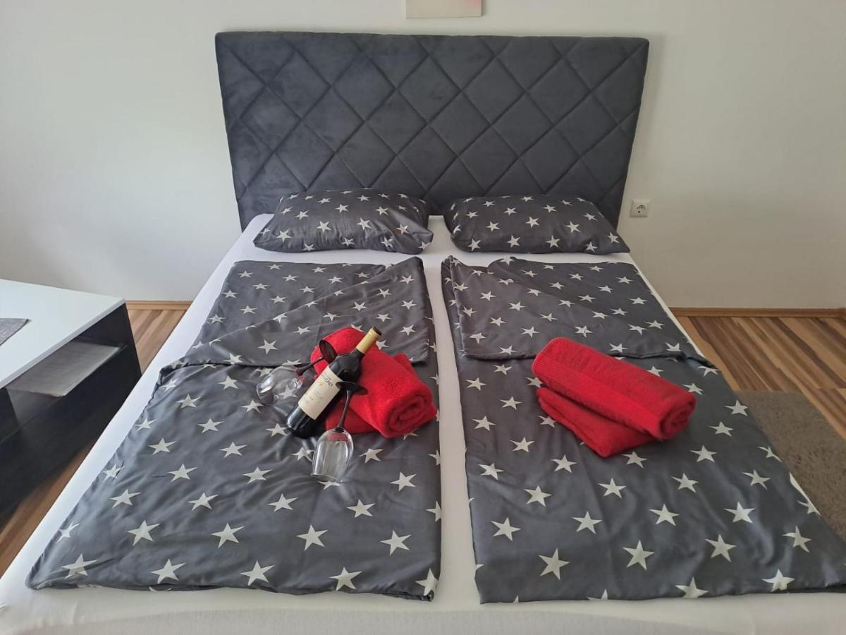 Studio Apartman Bf スラヴォンスキ・ブロド エクステリア 写真